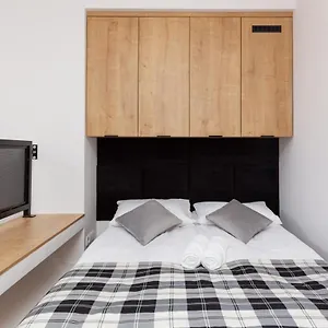 Center Mezzanine Chmielna By Renters Apartament